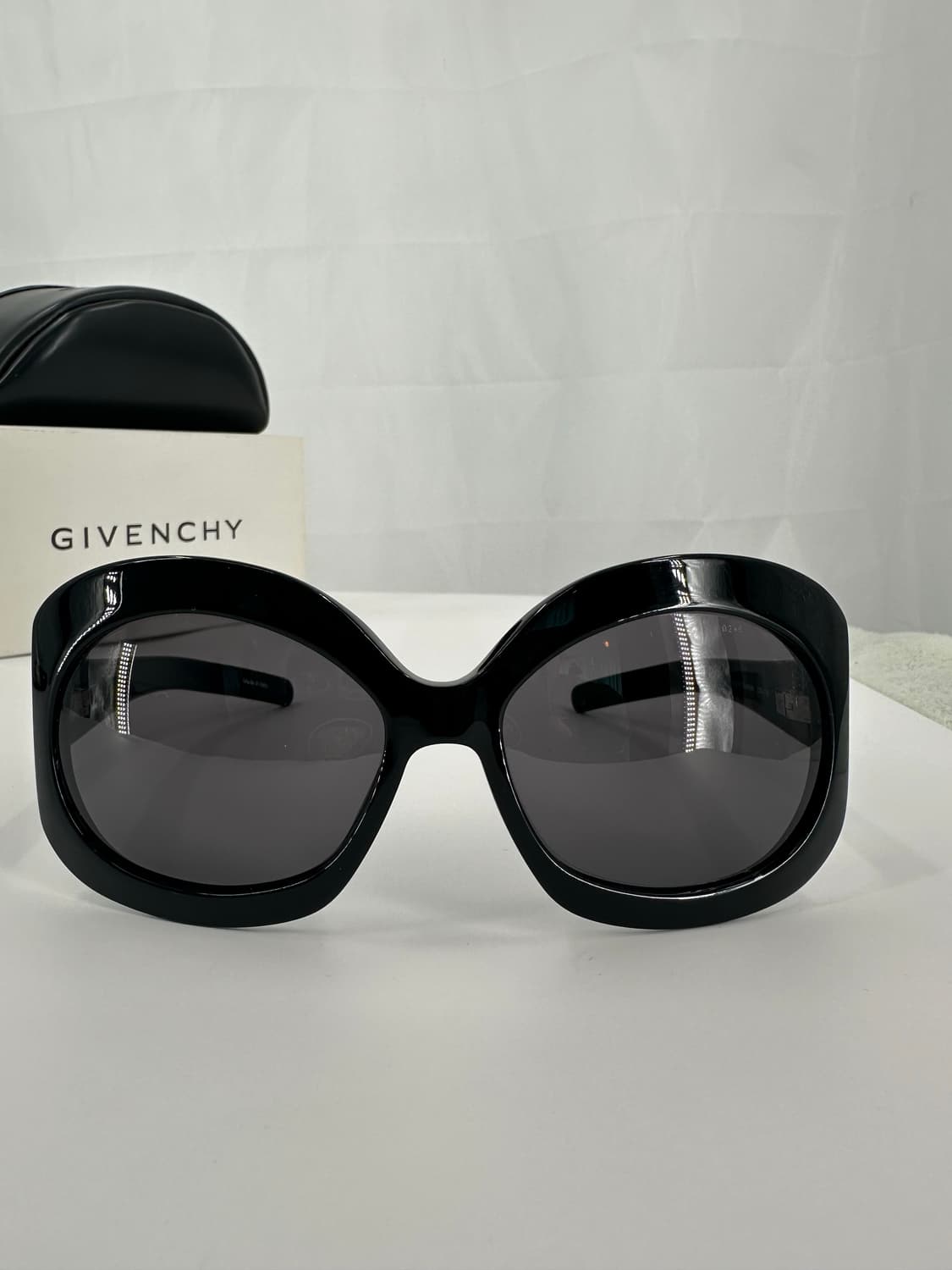 [새상품 무료배송] 정품 지방시 Made in Italy 선글라스 상품이미지2