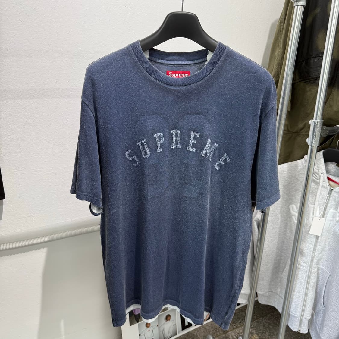 [XL] supreme overprint top  상품이미지1