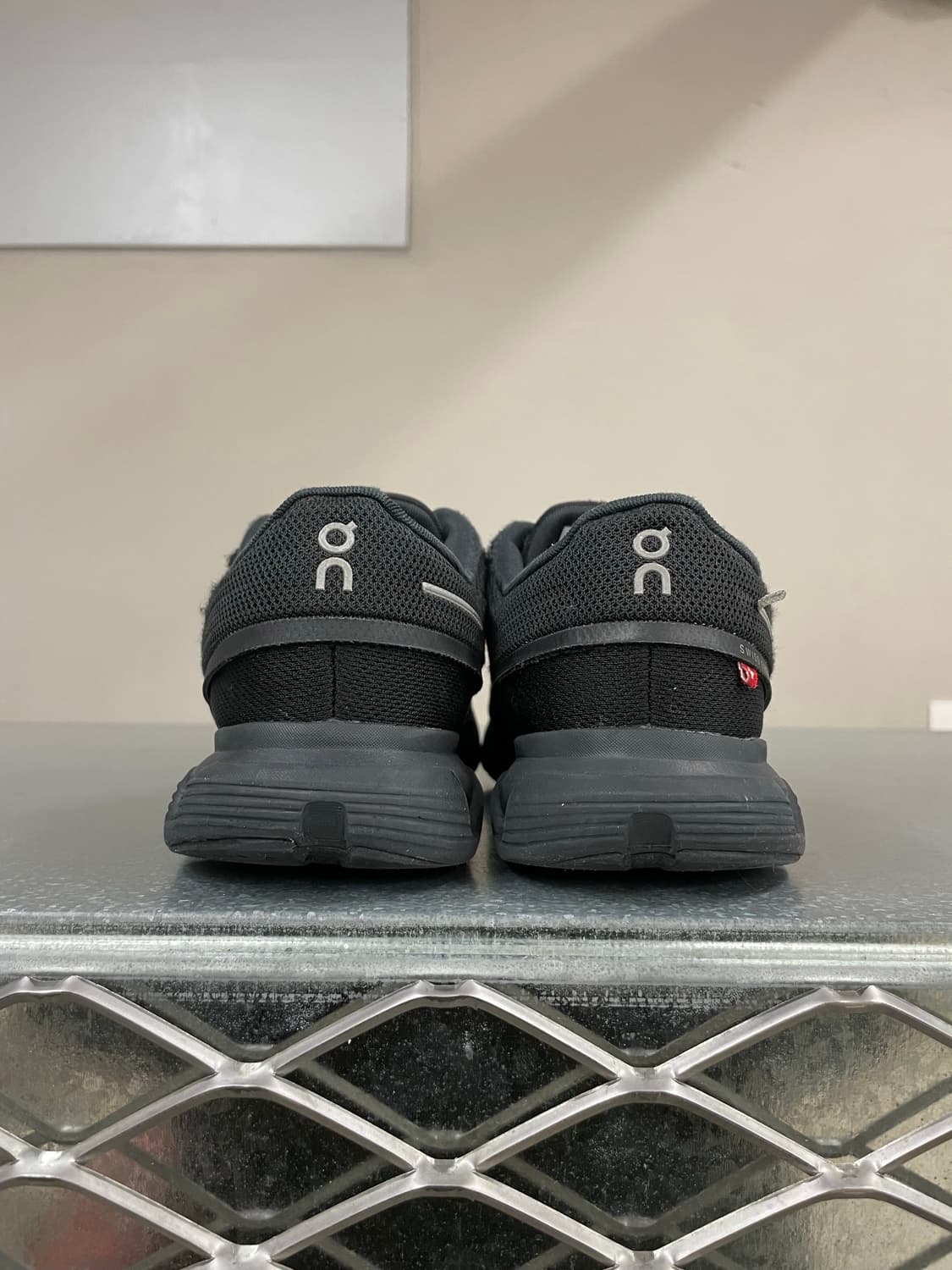 온 러닝 클라우드 6 블랙 230 상품이미지3