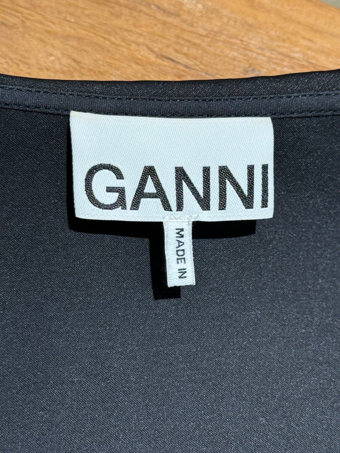 가니 블랙 프릴 카라 랩 롱 원피스 상품이미지7