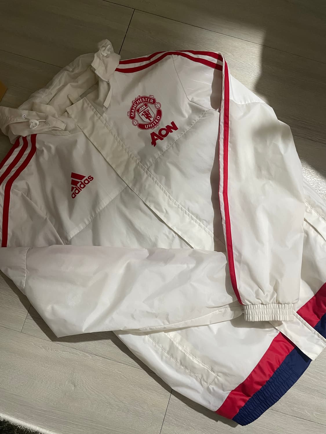 아디다스 바람막이 아이보리 맨체스터 빈티지 상품이미지1