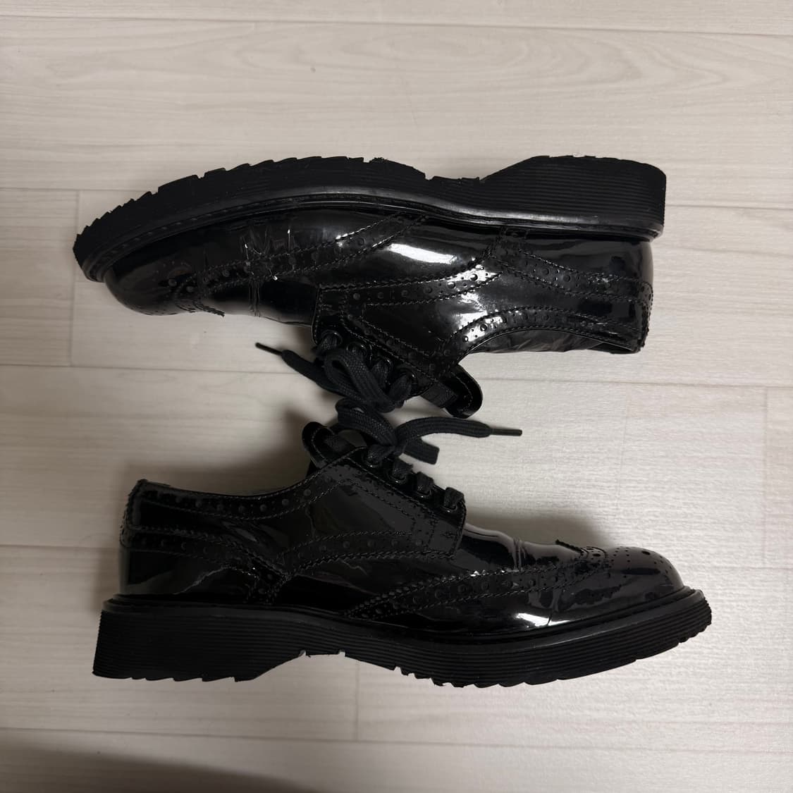 [36.5] 프라다 에나멜 로퍼 블랙 상품이미지4