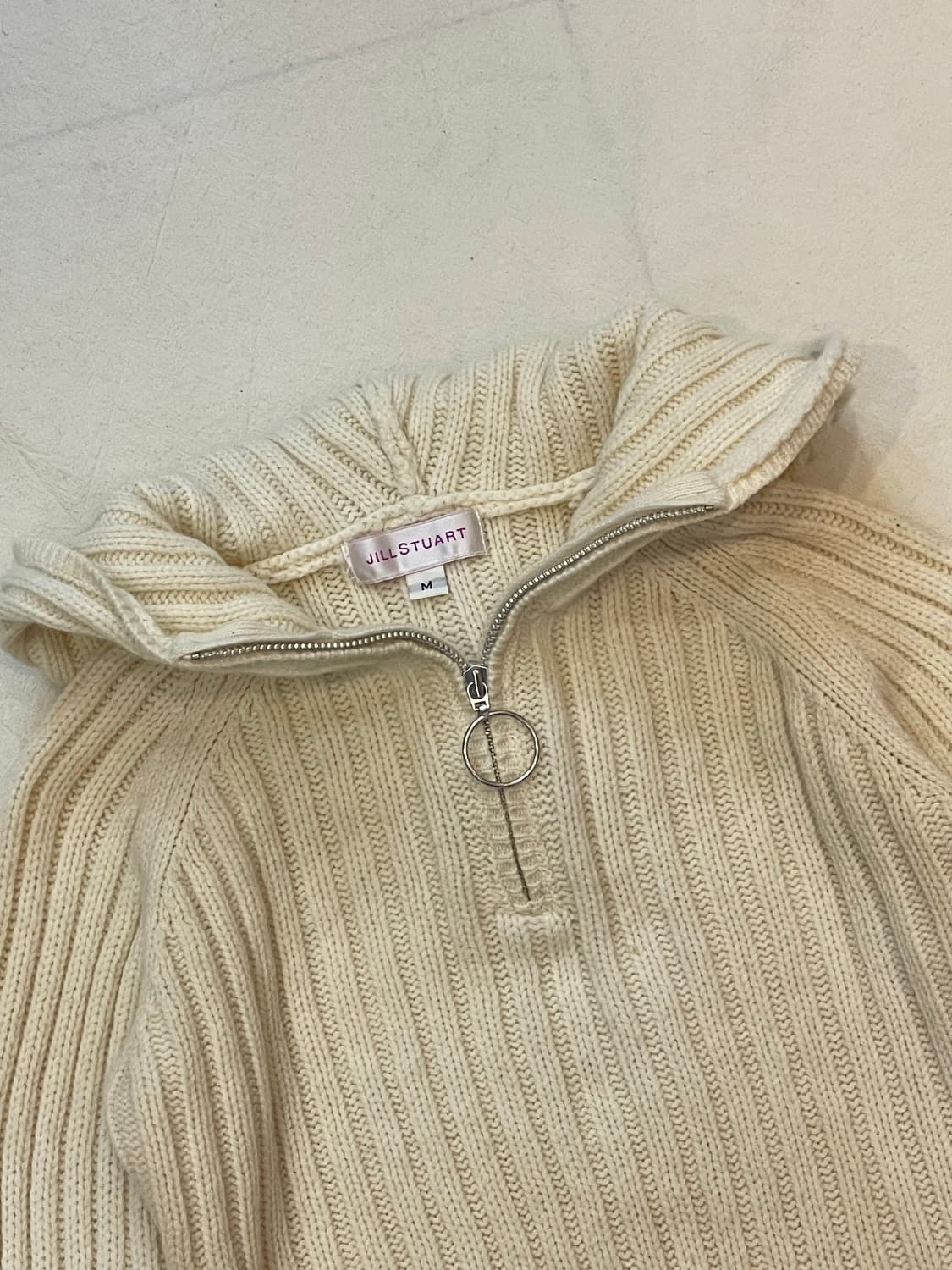 질스튜어트 하프집업 후드니트 상품이미지3