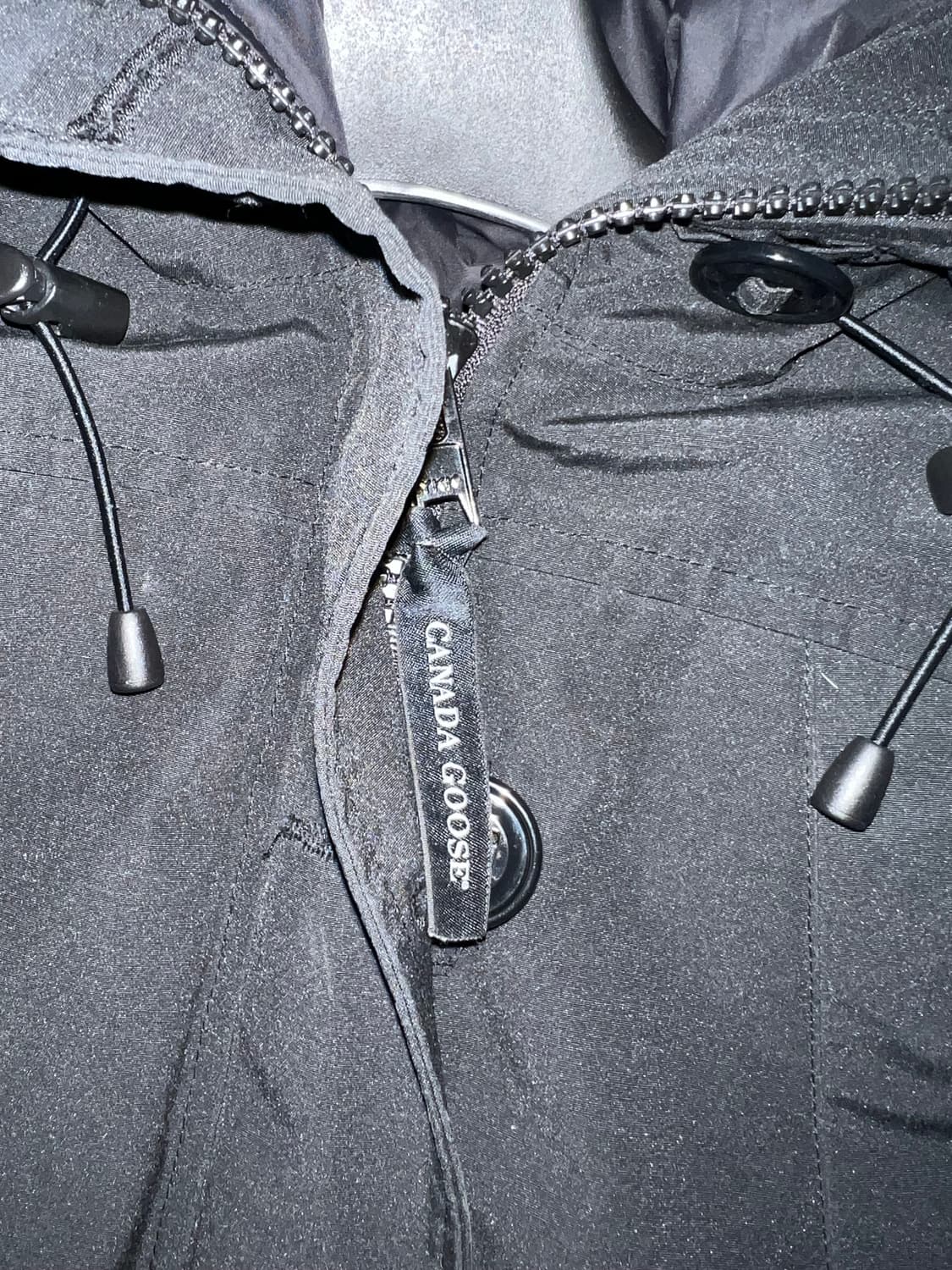 정품 캐나다구스 몬테벨로 여성 패딩 XS 블랙 상품이미지5