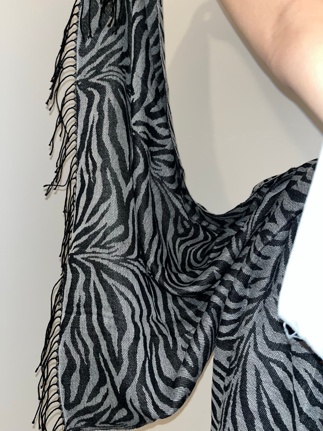 Zebra Black and White Scarf 상품이미지6