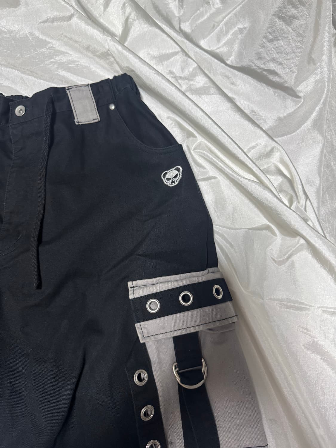 Backside devil's mask two-shot half pant 상품이미지2