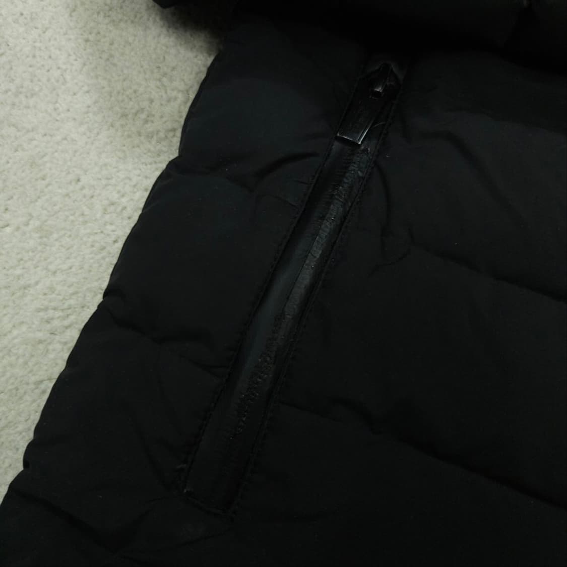 알마니꼴레지오니 경량 패딩 블랙 상품이미지8