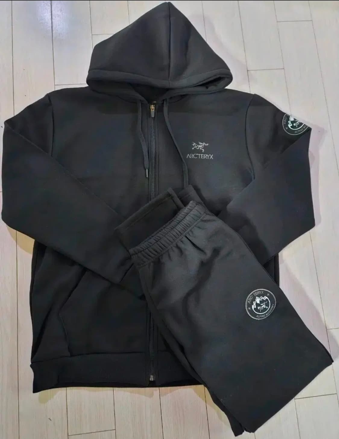 아크테릭스 블랙 기모트레이닝 세트 상품이미지1