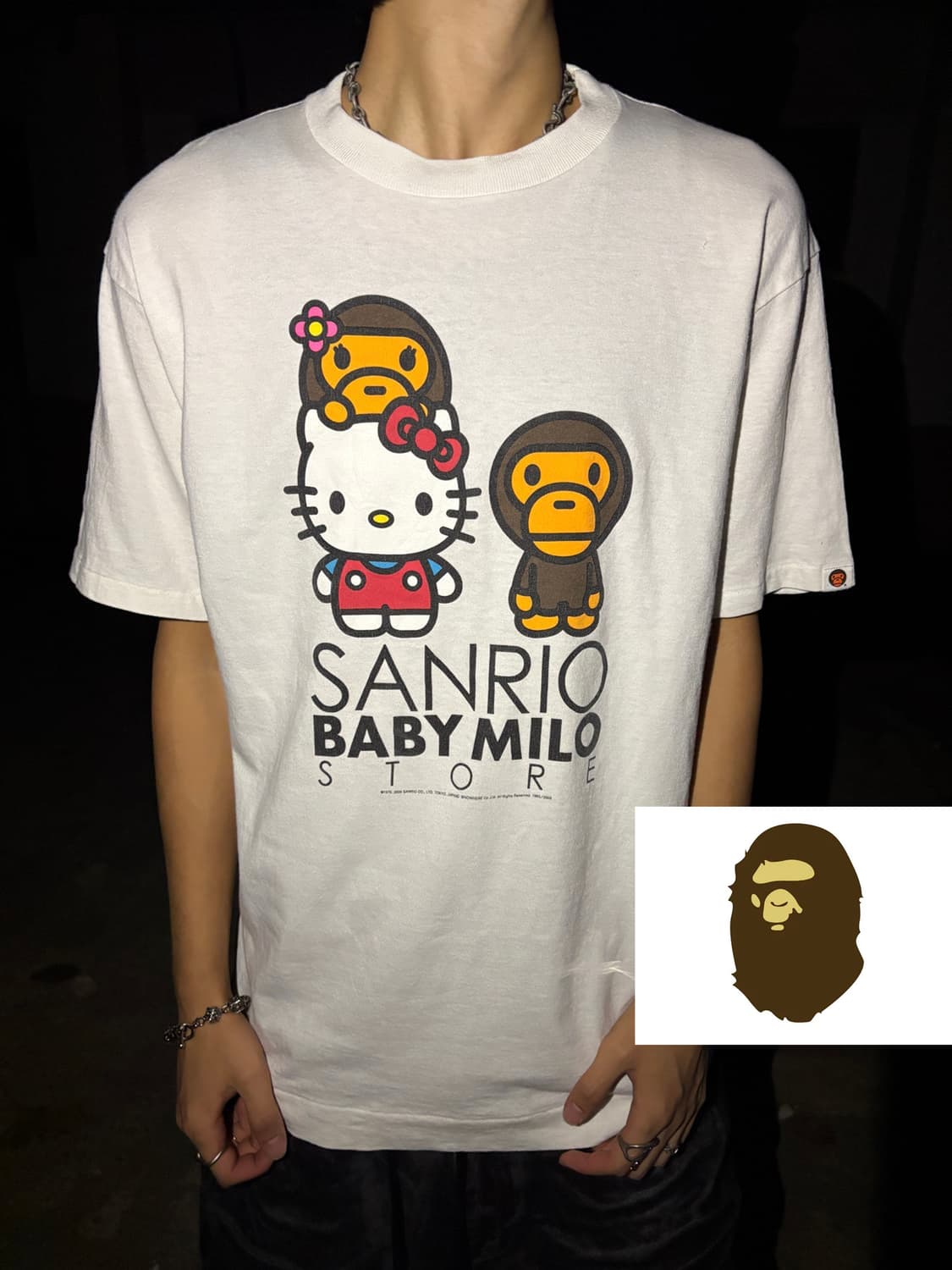 베이프 × 산리오 베이비마일로 헬로키티 반팔 티셔츠 상품이미지1