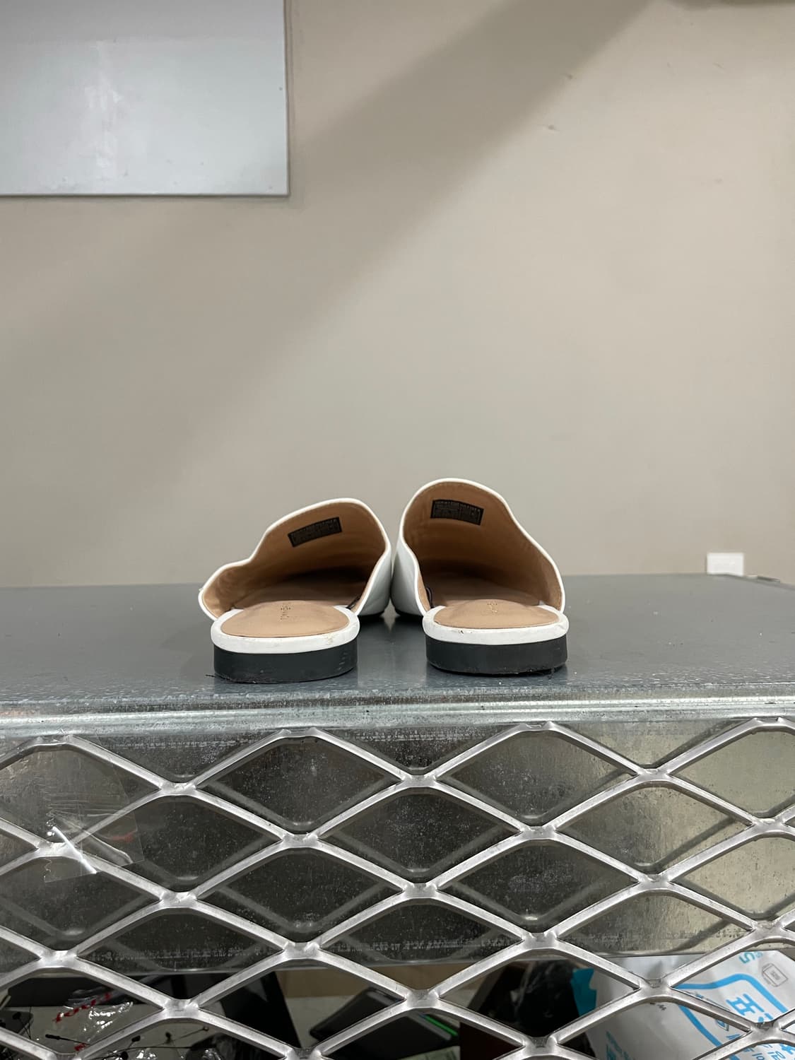 타미힐피거 TH 모노그램 가죽 플랫 뮬 250 상품이미지3