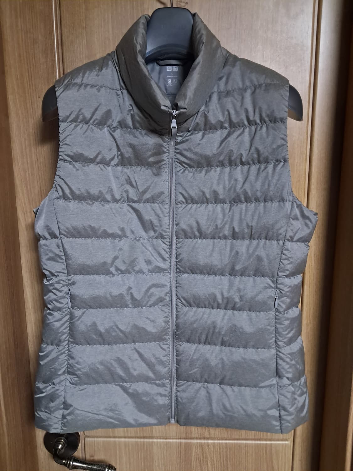 유니클로 여성 경량 패딩조끼 L 상품이미지1