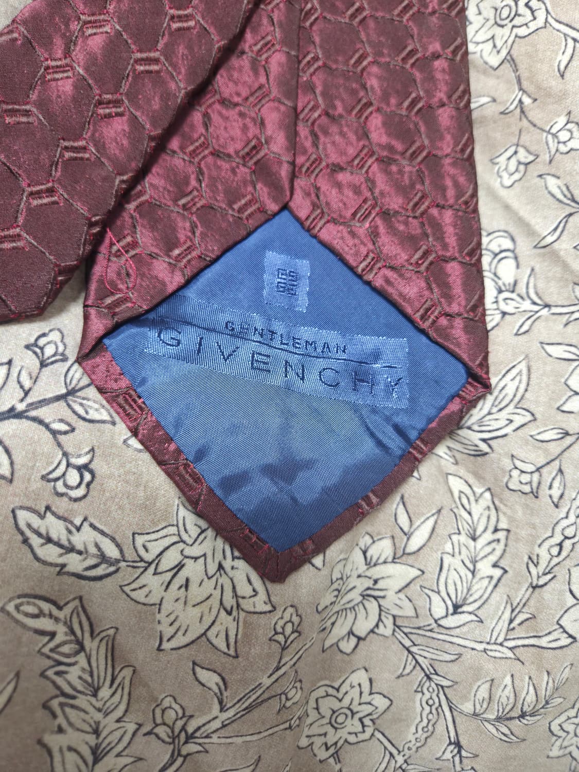 지방시 버건디 넥타이 상품이미지2