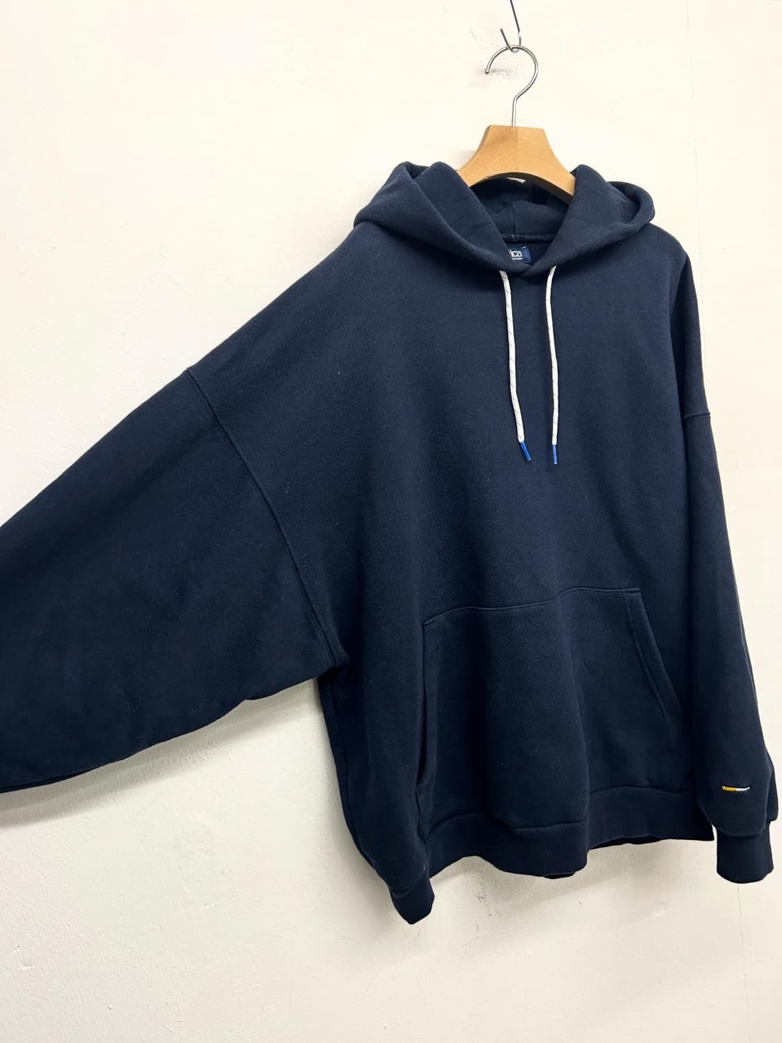 노티카 재팬 네이비 후드티 상품이미지2