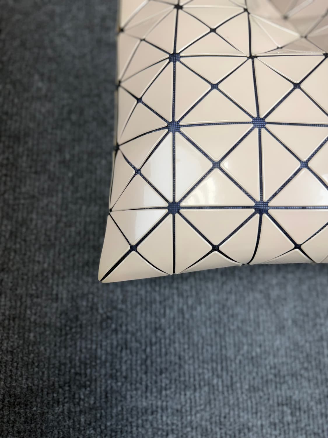 이세이미야케 바오바오 룻 루센트 토트백 상품이미지3