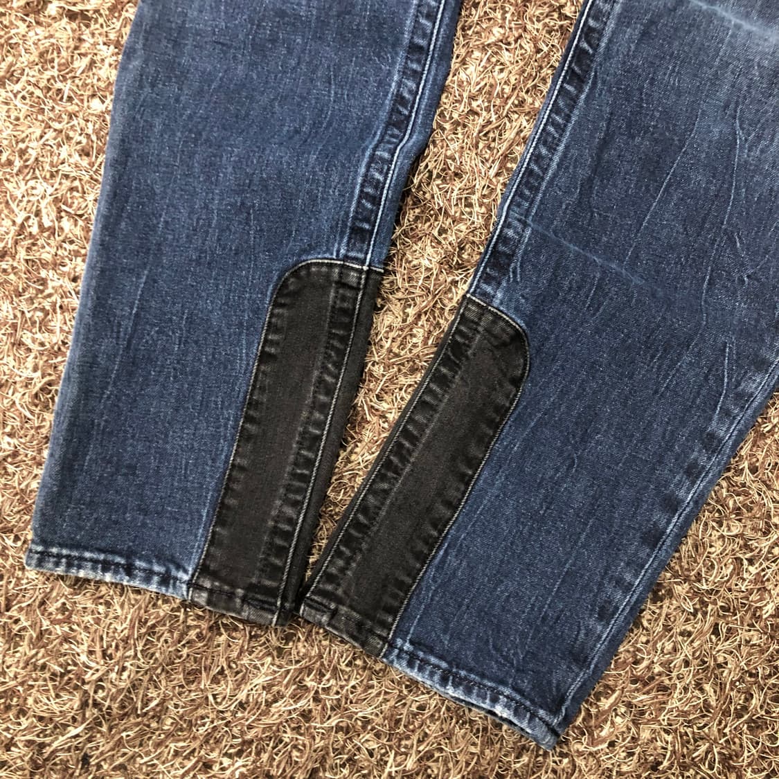 38 트루릴리전 워싱 패치 디테일 데님 팬츠 상품이미지3