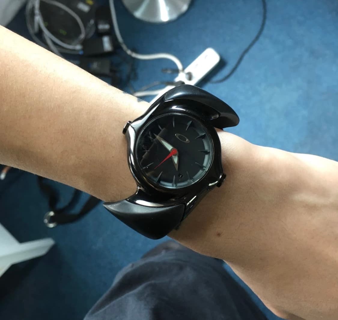 오클리 크러쉬 시계 올블랙 상품이미지2