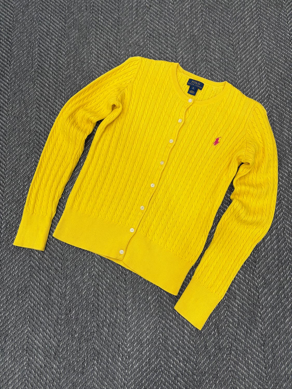  폴로 꽈배기니트 가디건 옐로우 상품이미지1