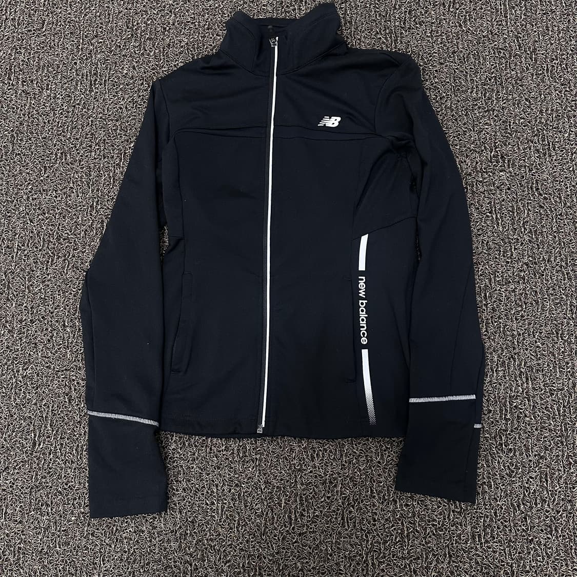 뉴발란스 여성 기능성 집업 져지 운동복 블랙 90(M) 상품이미지1