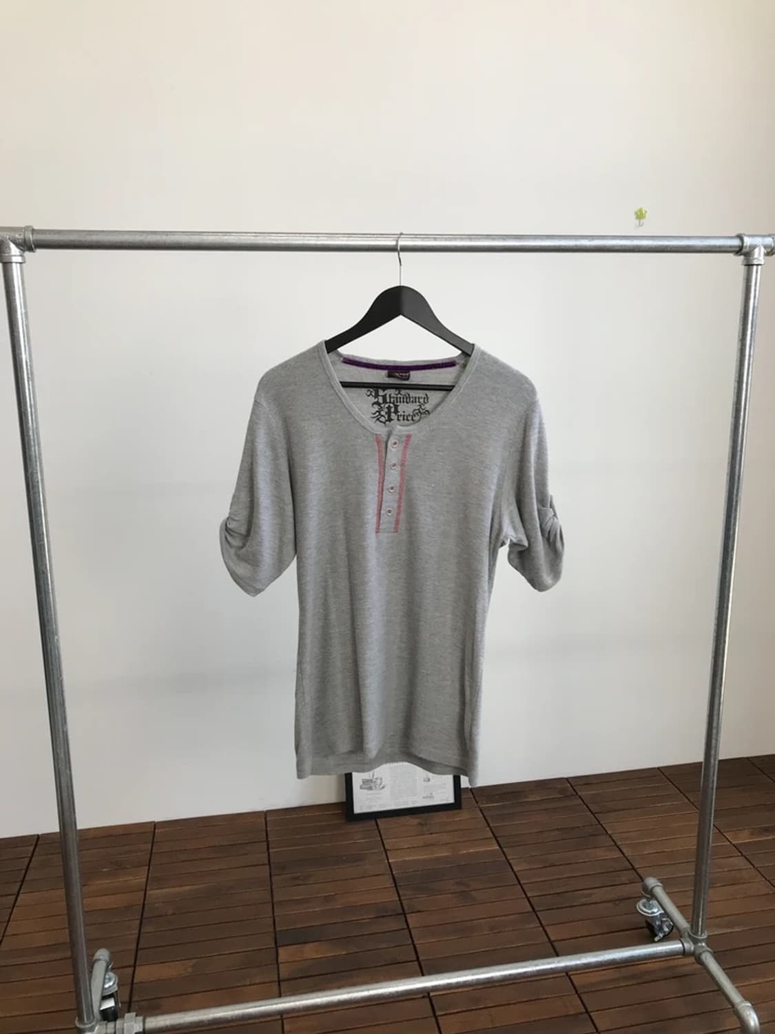 BODY WAVE Henley Button Detail Tee 상품이미지4