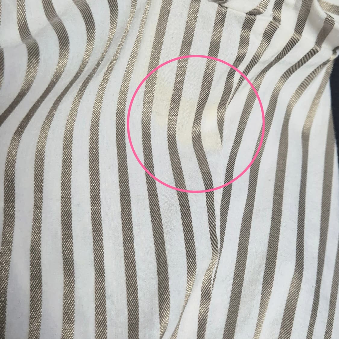 나라카미체 골드 스트라이프 핀턱 프릴 오네갸루 블라우스 상품이미지3