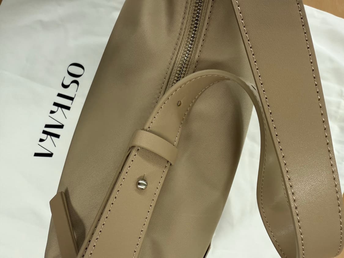 오스트카카 소프트숄더 나일론백 새상품 상품이미지5