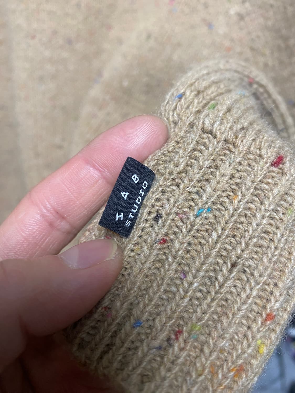 아이앱스튜디오 새들러하우스 니트 상품이미지4