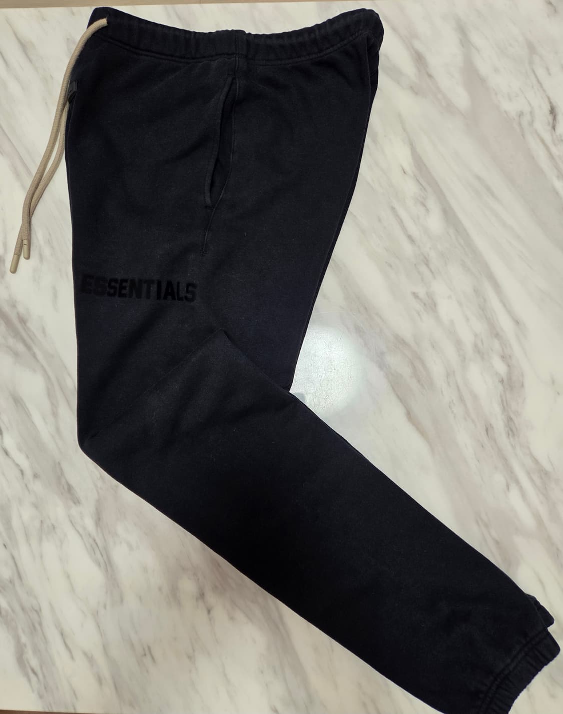 피오갓에센셜 더 블랙 컬렉션 스웻 조거팬츠 상품이미지3