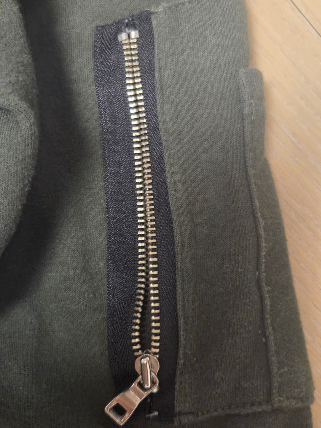 카키 커스텀 맨투맨 상품이미지3