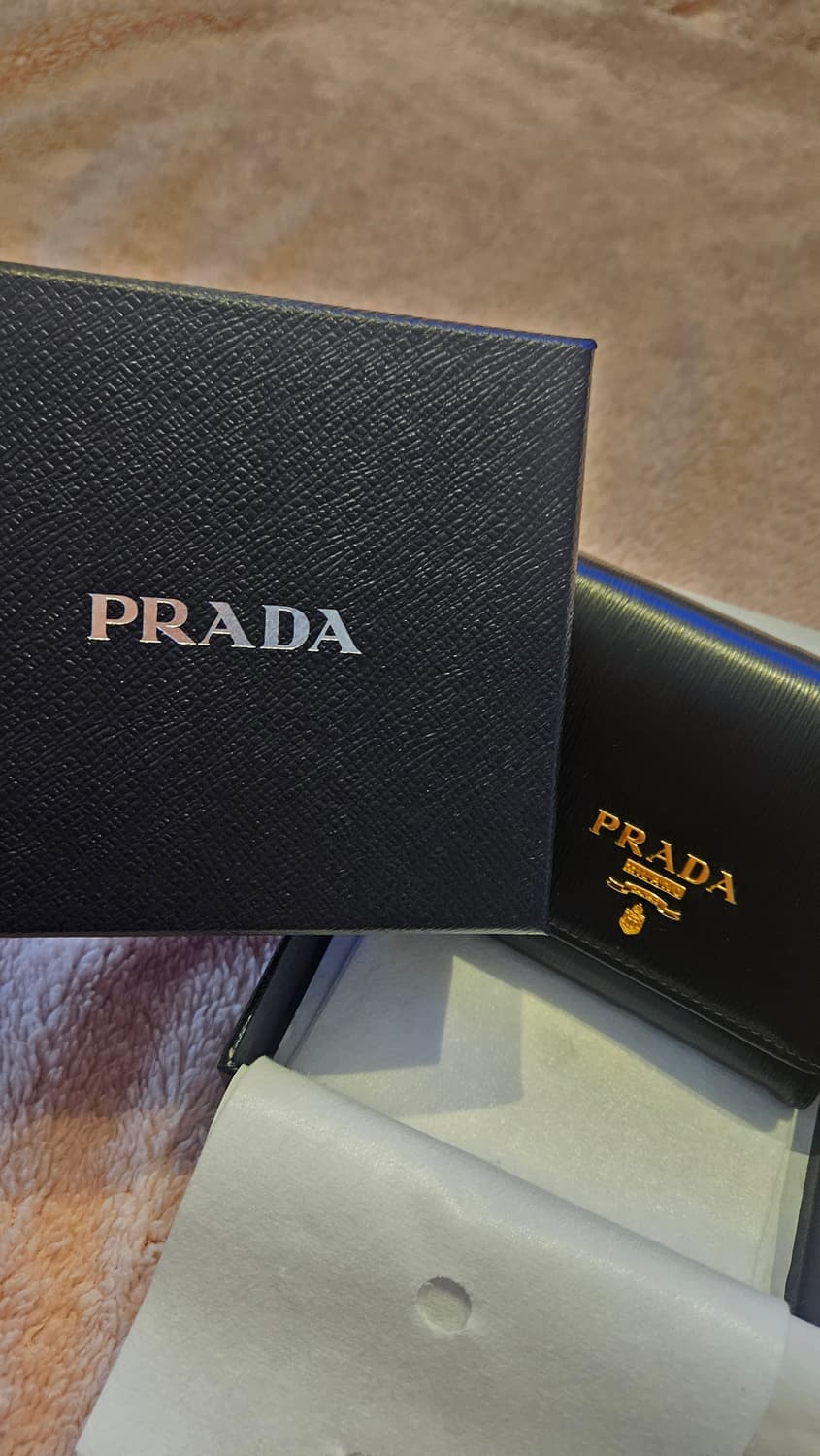 (새상품) 프라다 지갑 상품이미지1