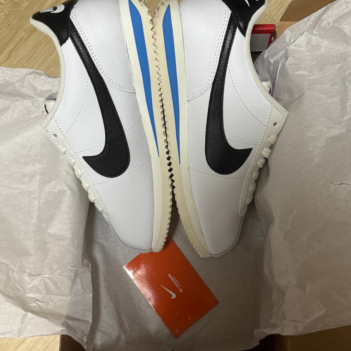 [225] 나이키 코르테즈 화이트 앤 블랙 상품이미지4