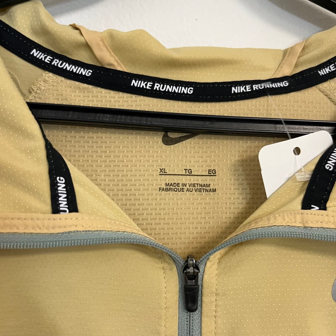 Nike running beige windbreaker 상품이미지6