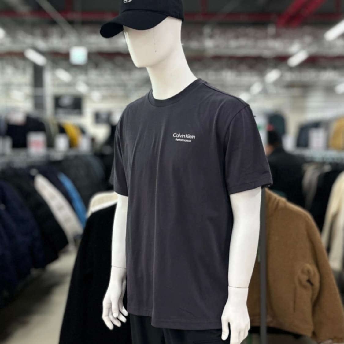 남성) 25SS CALVIN KLEIN 퍼포먼스 반팔 티셔츠 상품이미지2