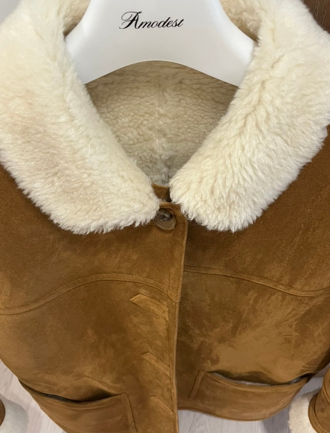 모데스트무드 런던 무스탕 카멜 상품이미지2