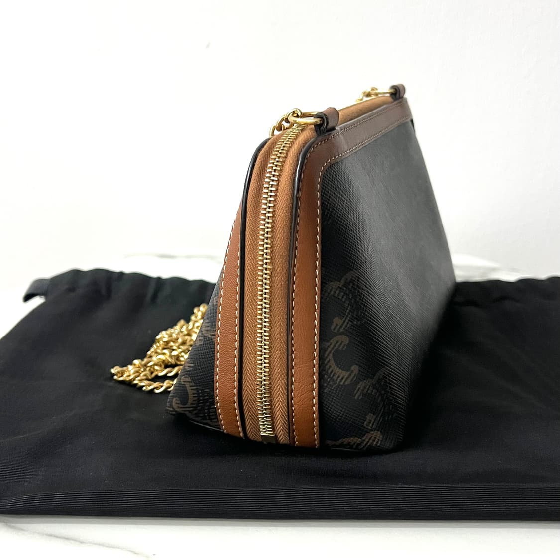 셀린느 트리옹프 자수 로고 체인 클러치 가방 크로스백 상품이미지5