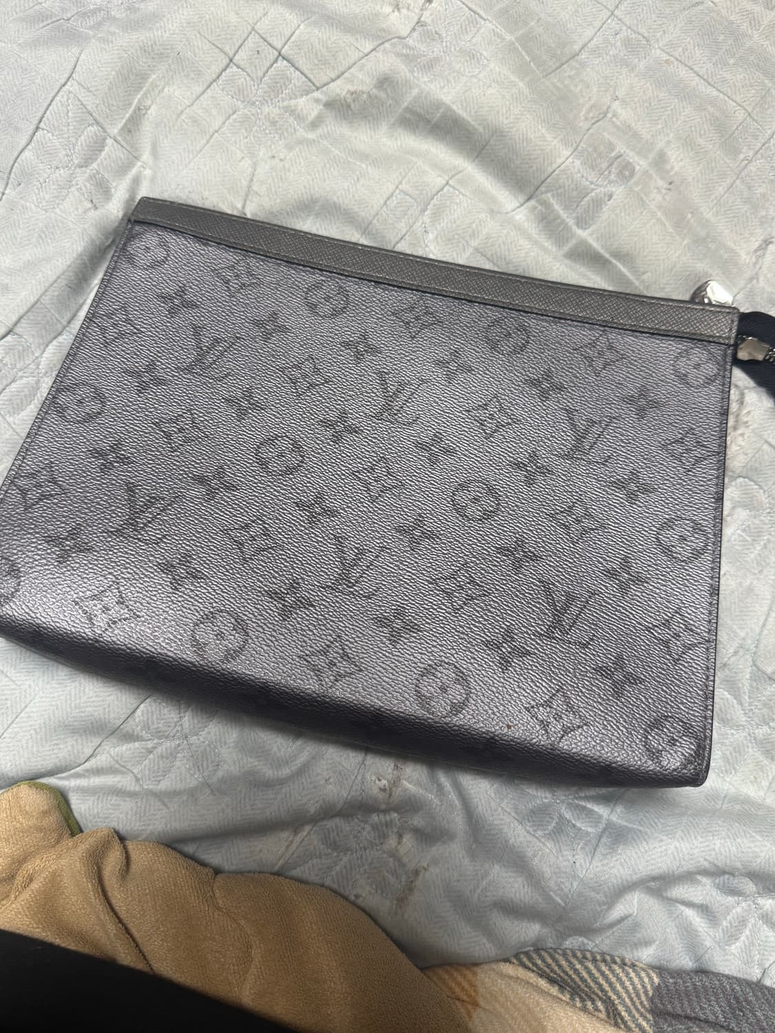 {최저가} 루이비통 건메탈 클러치 상품이미지1