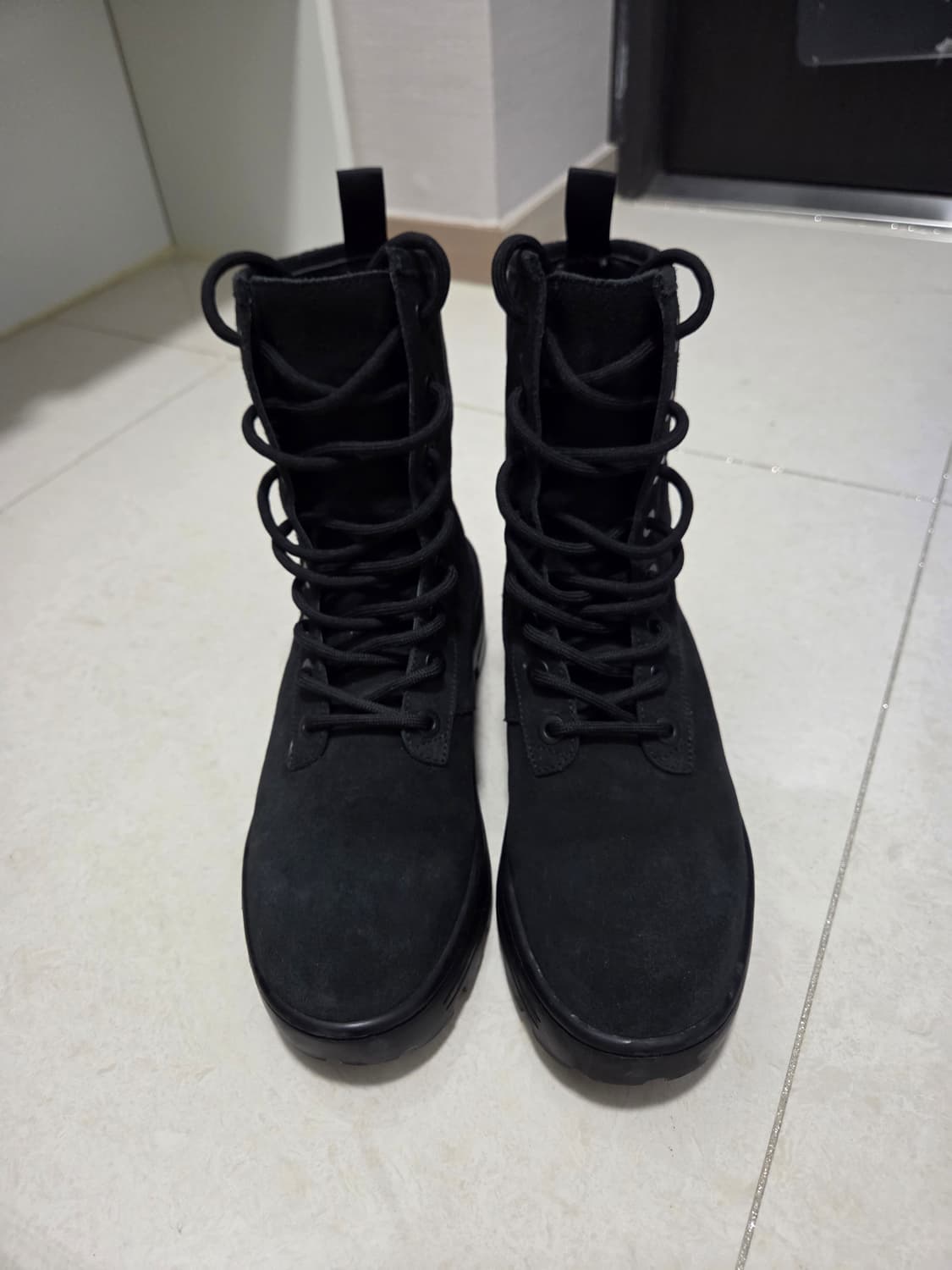 이지 시즌6 컴뱃부츠 그라파이트 상품이미지1