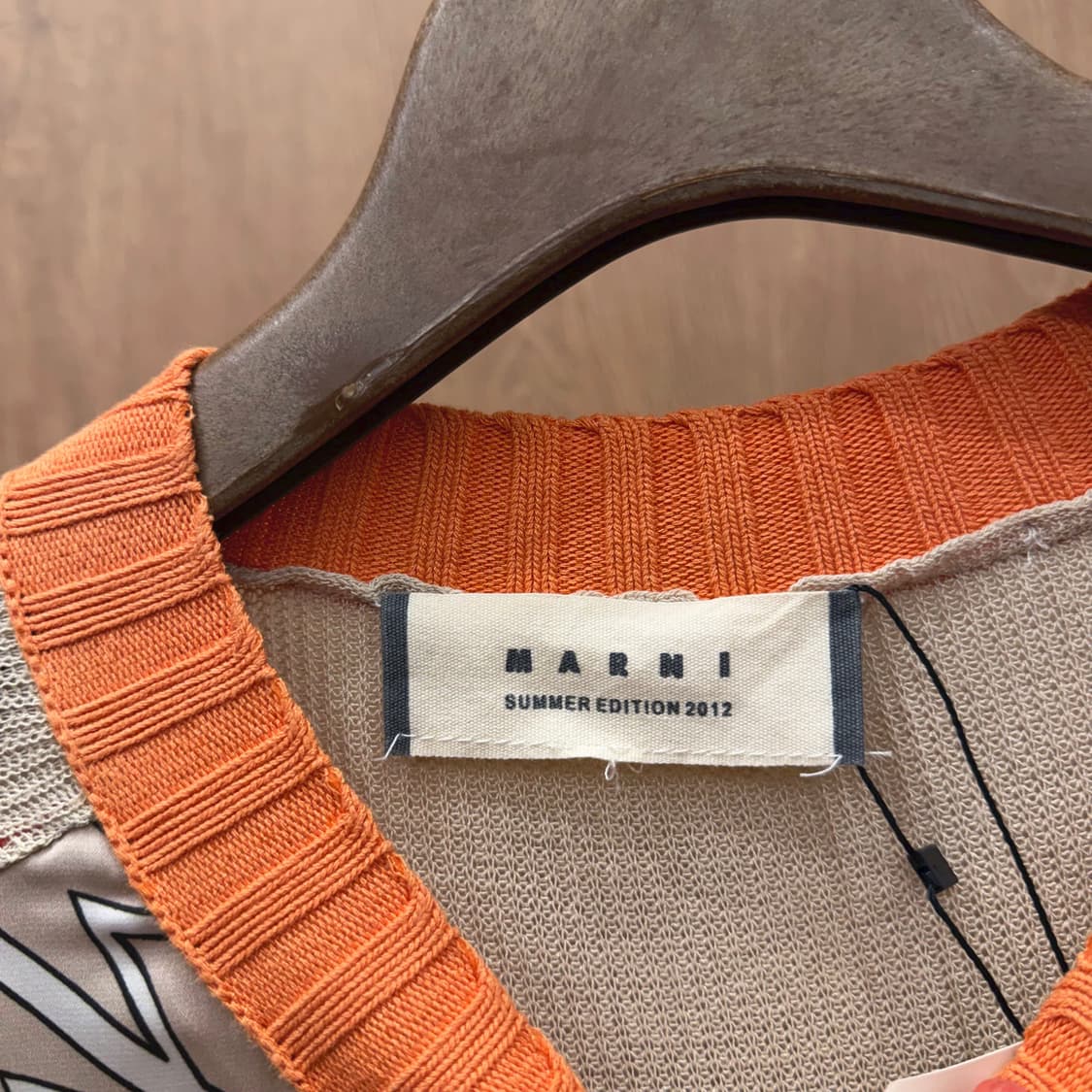 마르니 라운드넥 반팔 니트 프론트 그래픽 아트워크 패턴 디테일 베이지 상품이미지6