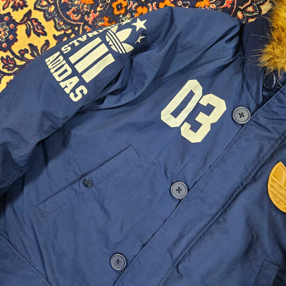 아디다스(Adidas) 오리지널 불꽃 패치 덕다운 패딩 상품이미지4
