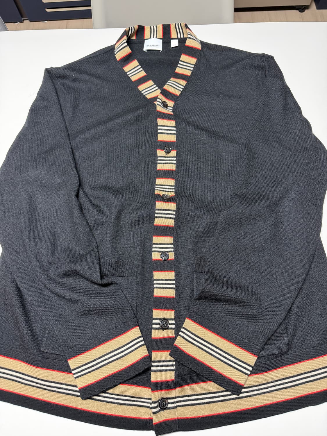 버버리 스트라이프 가디건 블랙 xxl 상품이미지1