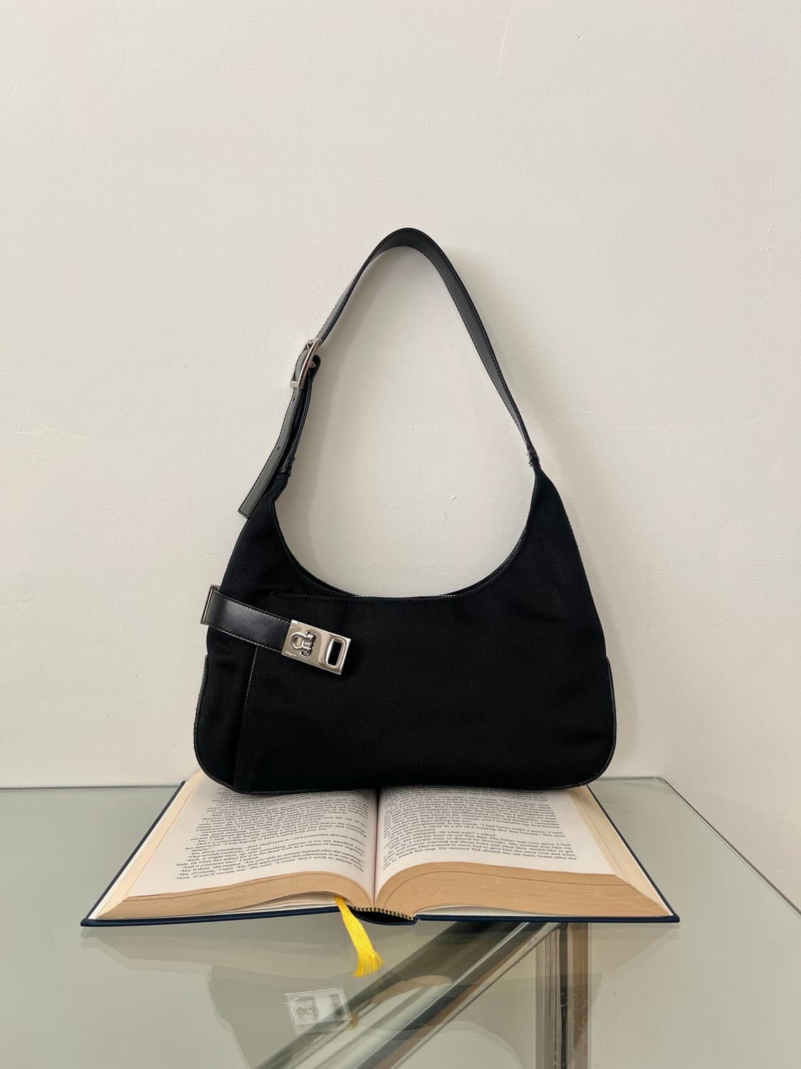 빈티지 페라가모 간치니 블랙 숄더백 상품이미지1