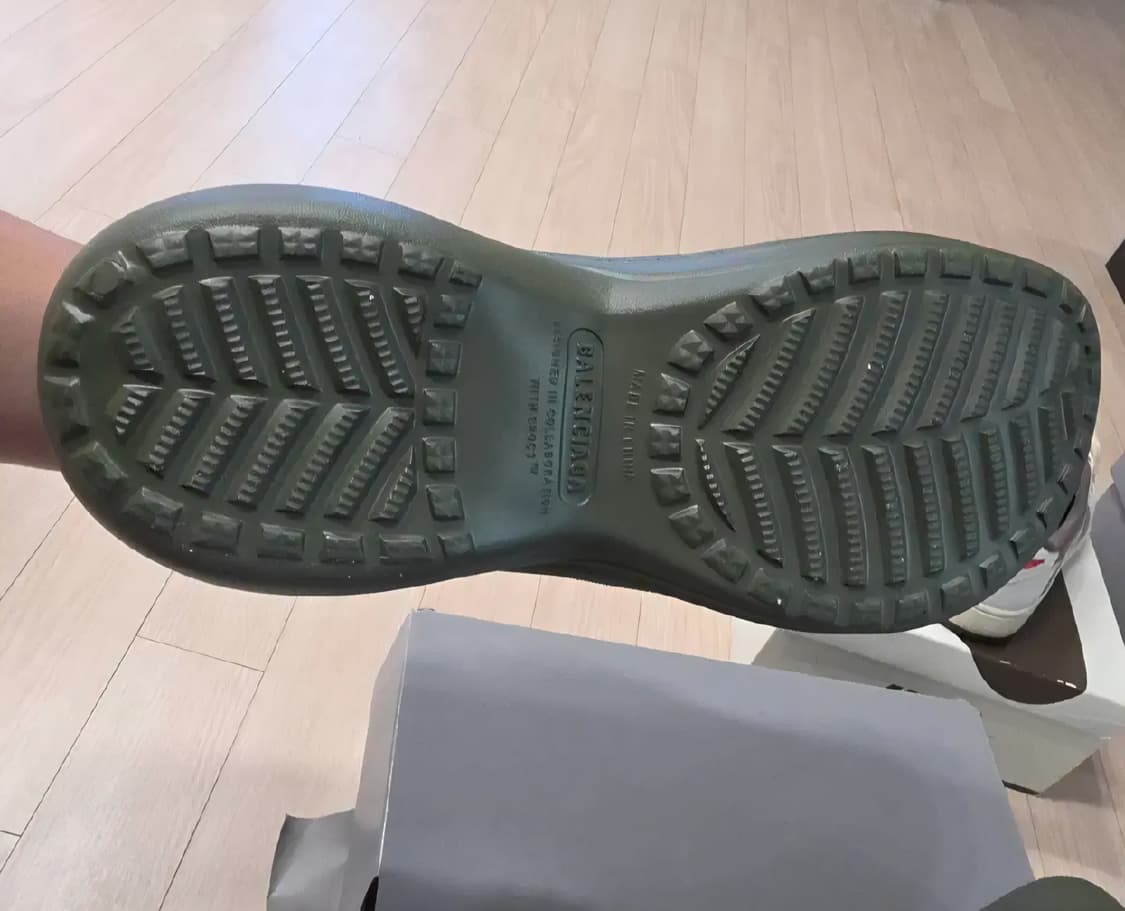 발렌시아가 크록스 플랫폼 클로그 샌들- 카키 43 사이즈 상품이미지3