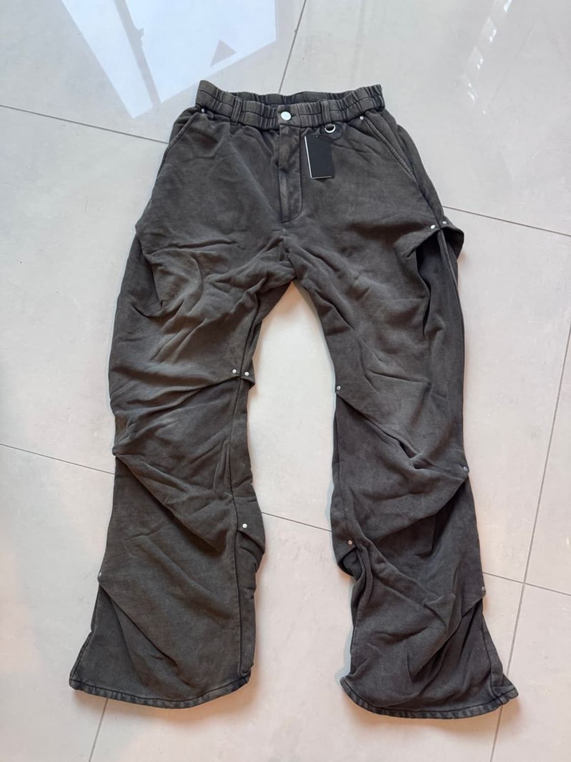 TUCK SWEAT PANTS 랜덤 턱 스웨트 팬츠 상품이미지5