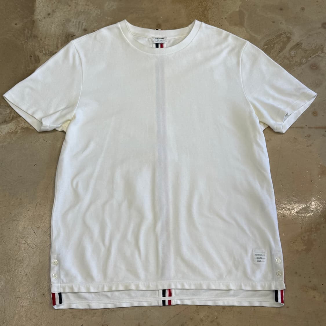 5 톰브라운 백스티치 화이트 티셔츠 상품이미지3