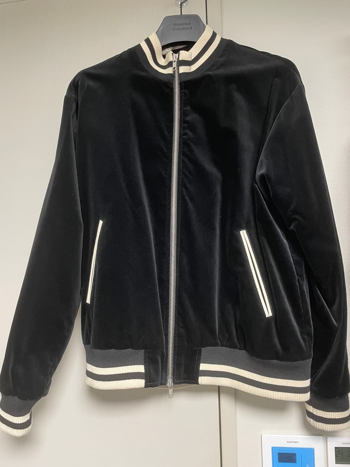 M)유스 벨벳 트랙 자켓 블랙 상품이미지3