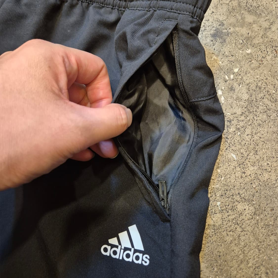 30~32인치 아디다스 블랙 기능성 반바지 상품이미지8