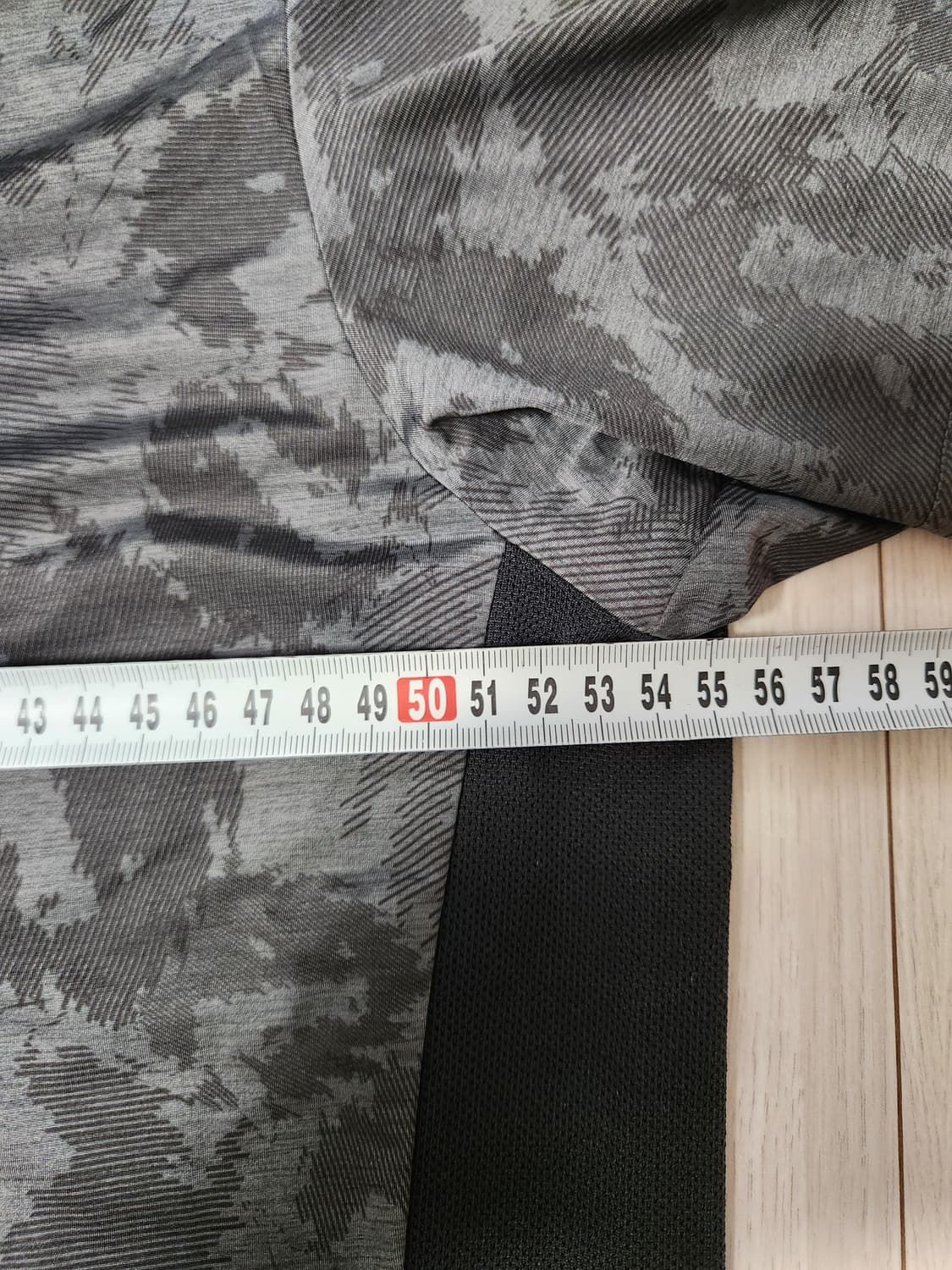 블랙야크 카모플라쥬 쿨링 기능성 반팔티 하프집업 사이즈105 xl

여러 상품이미지2
