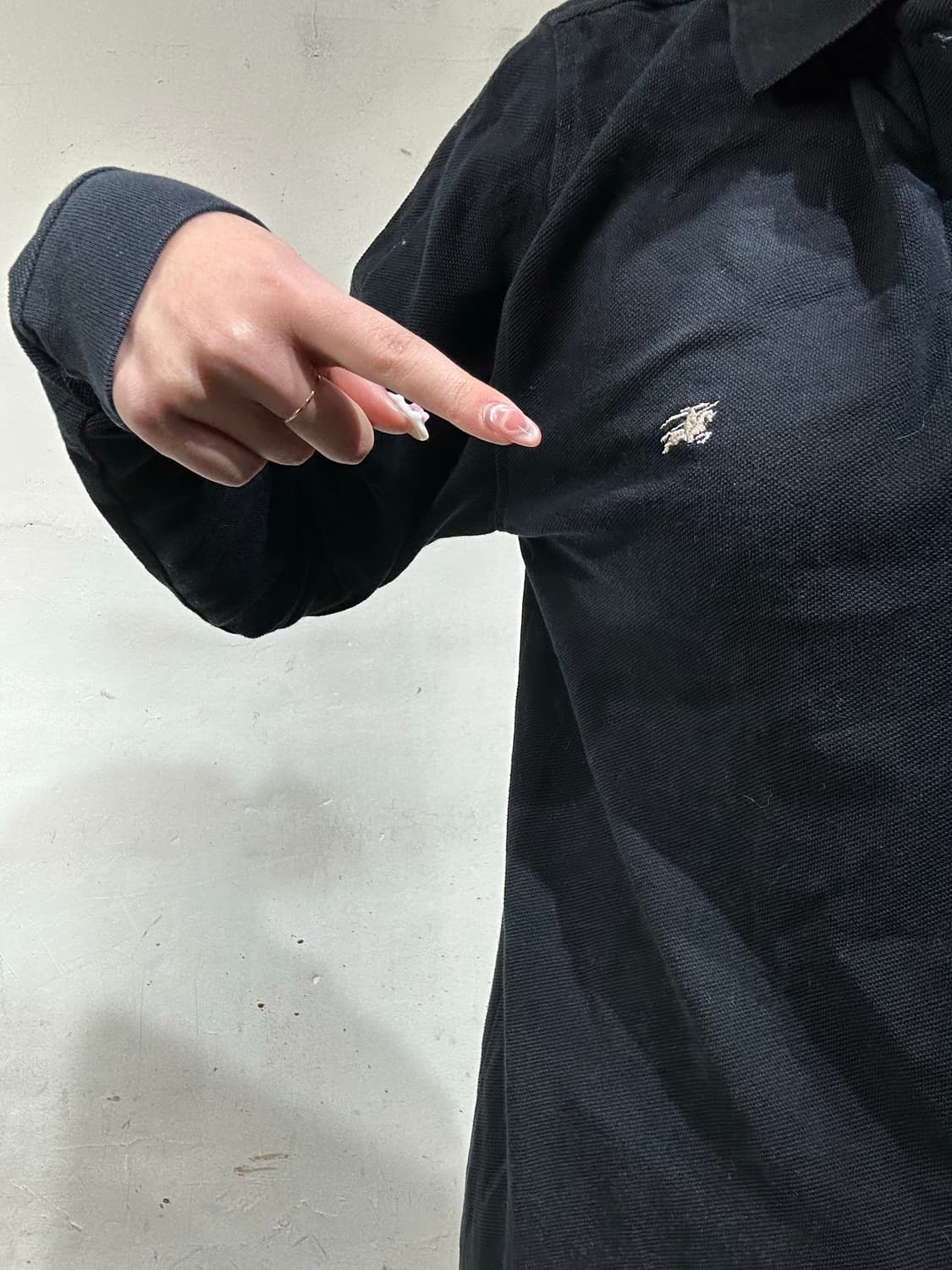 버버리 네이비 카라 긴팔티 XS 상품이미지4