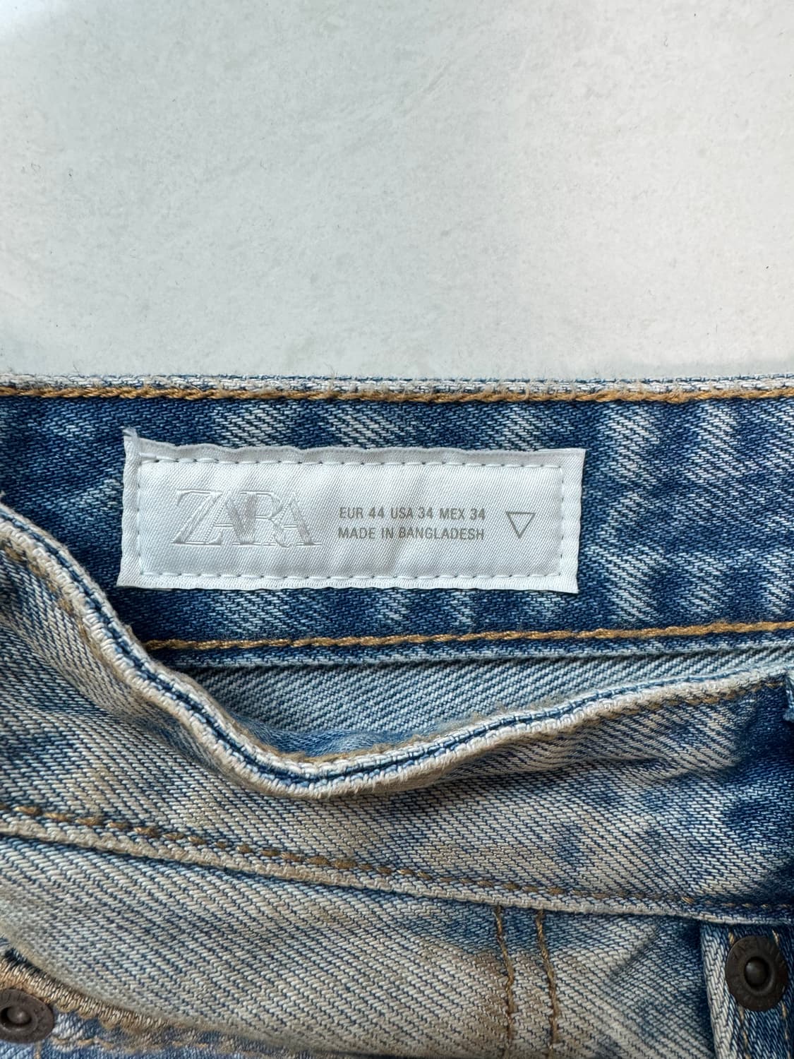 Zara 아크네맛 배기핏 진 (34) 상품이미지5