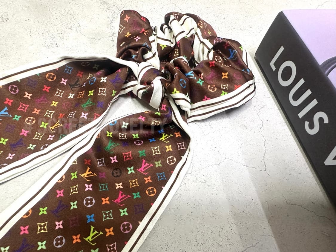 루이비통 브라운&멀티컬러 리본 헤어슈슈 상품이미지6