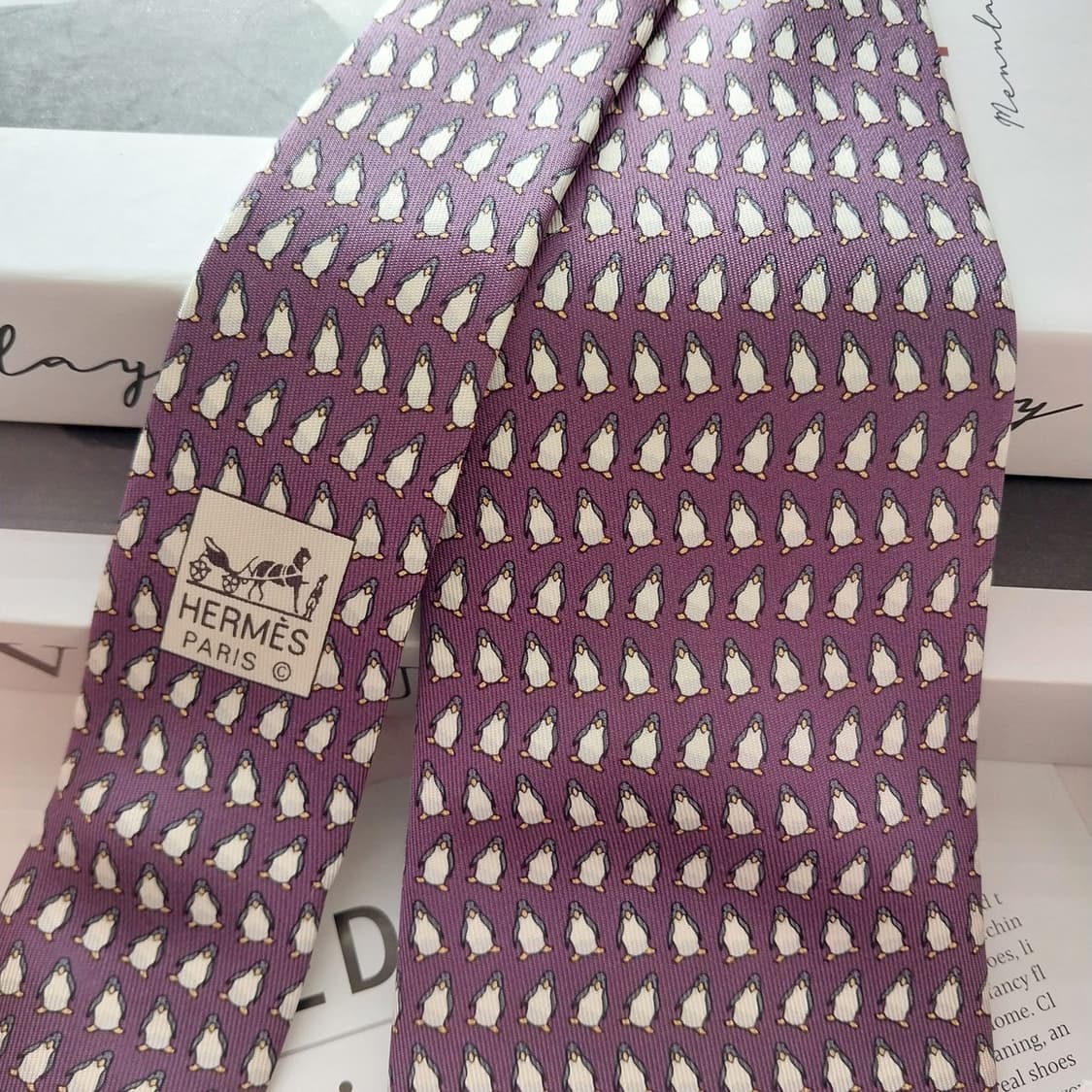 에르메스 실크 펭귄 패턴 퍼플 넥타이 9.4cm A+등급 K1321
 상품이미지2